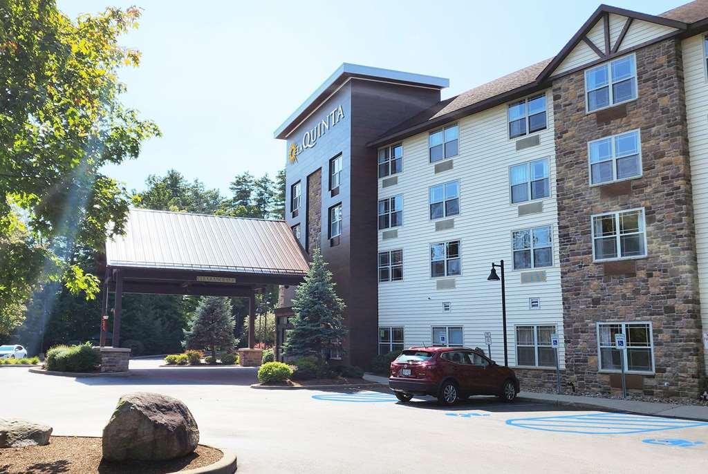 La Quinta Inn & Suites By Wyndham Lake George Dış mekan fotoğraf